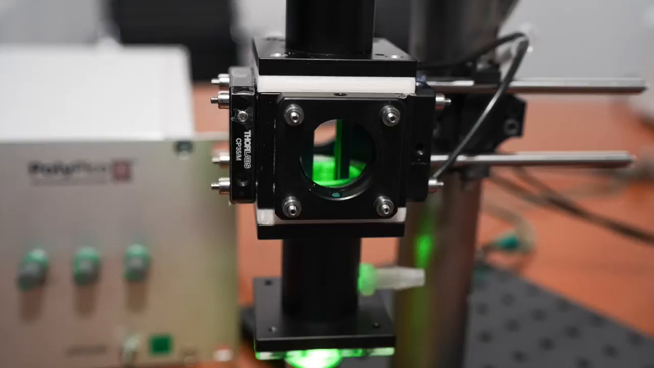 Electrodynamic cage traps